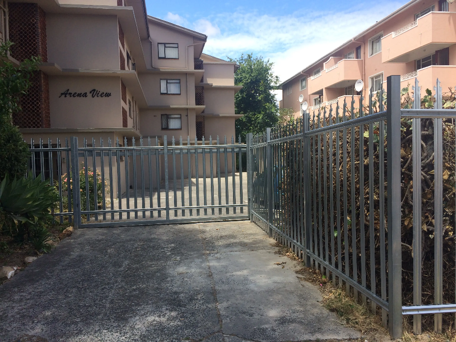 Palisade Fence for Complex