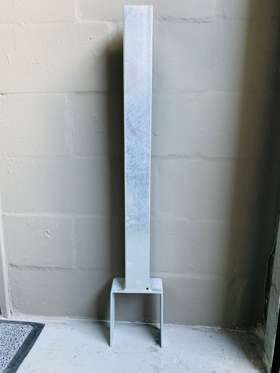 welded 76x76 palisade fence post with cap